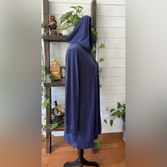 Vineyard Vines: Navy Hooded Tunic Dress with Sleeve Detail and Whale Logo - Picture 7 of 17